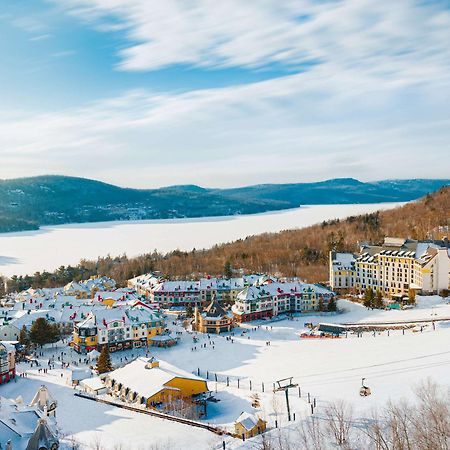 Fairmont Tremblant Hotel Buitenkant foto View of the resort