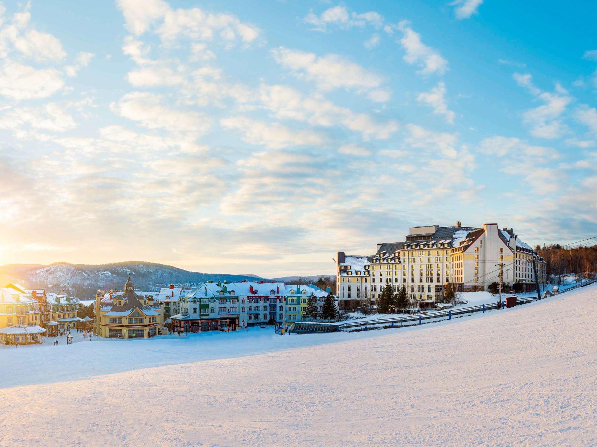 Fairmont Tremblant Hotel Buitenkant foto The village at Stowe Mountain Lodge